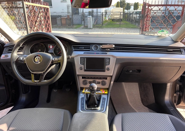 Volkswagen Passat cena 39999 przebieg: 320000, rok produkcji 2015 z Wejherowo małe 301